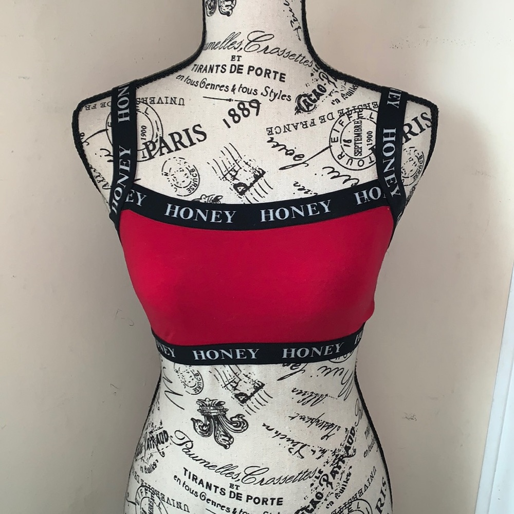 FOREVER21 “HONEY” Crop Top